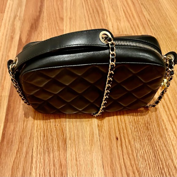 CHANEL Small Diamond CC Camera Bag - Picture 2 of 10